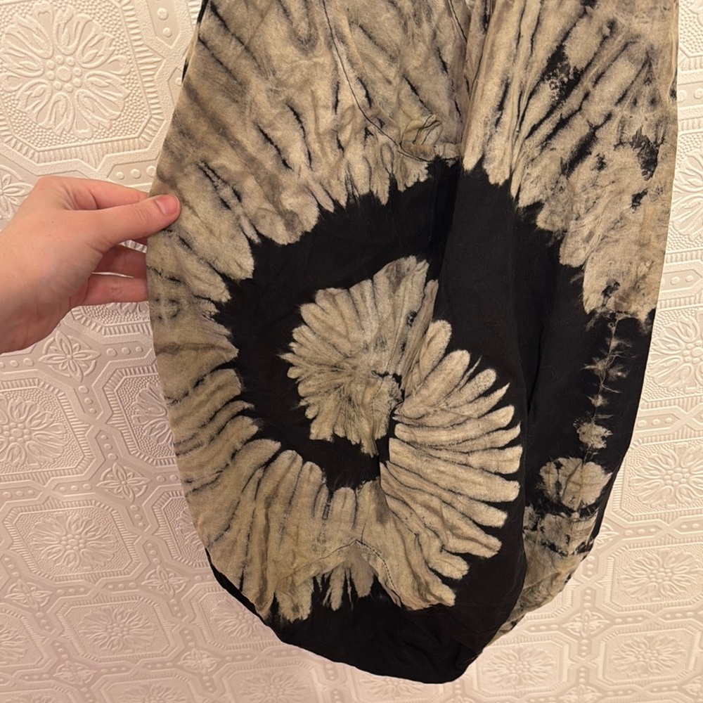 SOLD Stylish Black and Cream Women's Bag - Picture 7 of 7
